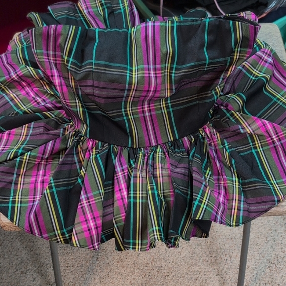 Vibrant Plaid Strapless Peplum Top - Picture 5 of 9
